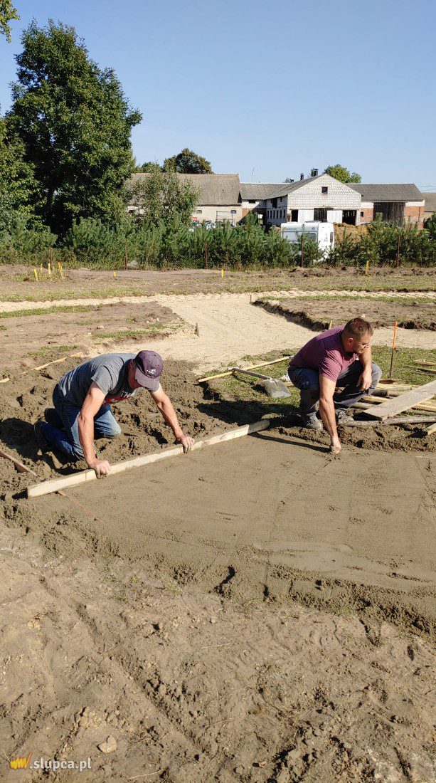 Mieszkańcy budują miasteczko rowerowe