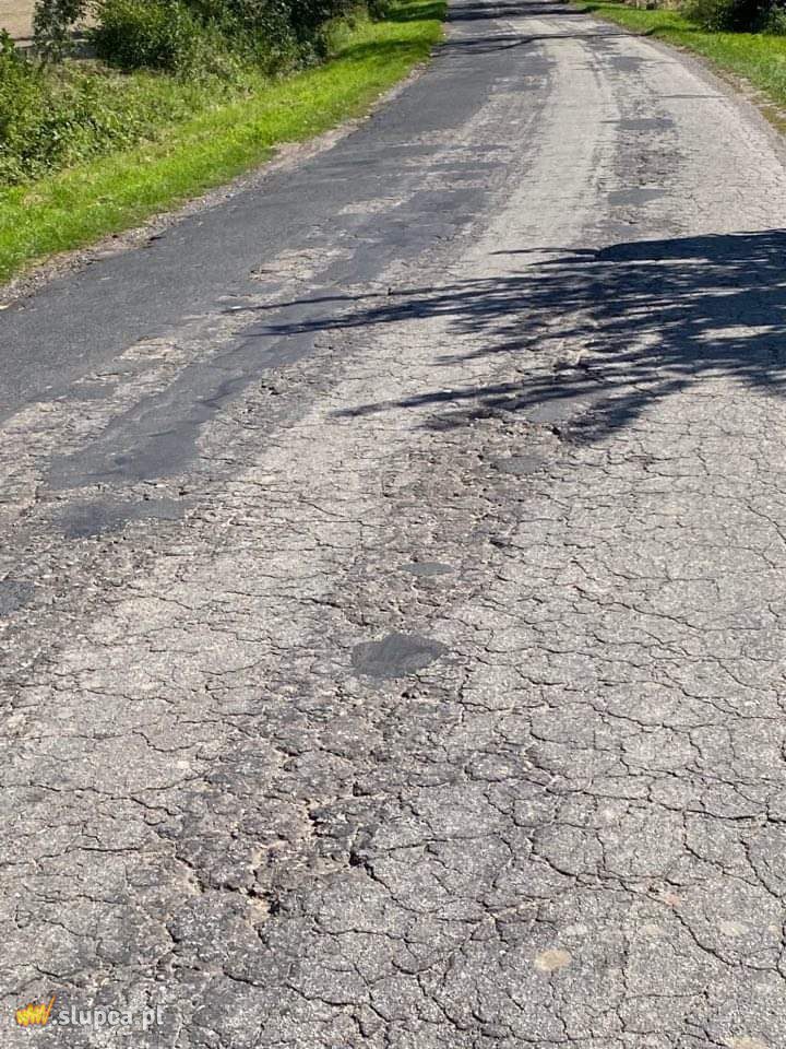 Starosta przemierza rowerem drogi powiatu. 20-letnie zaniedbania PSL-u