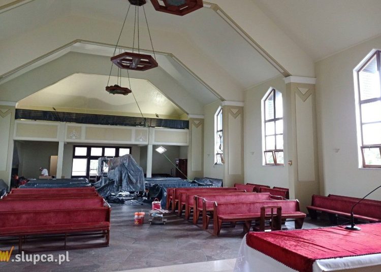 Trwa malowanie kościoła. Zobacz zdjęcia