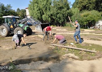 Mieszkańcy budują miasteczko rowerowe