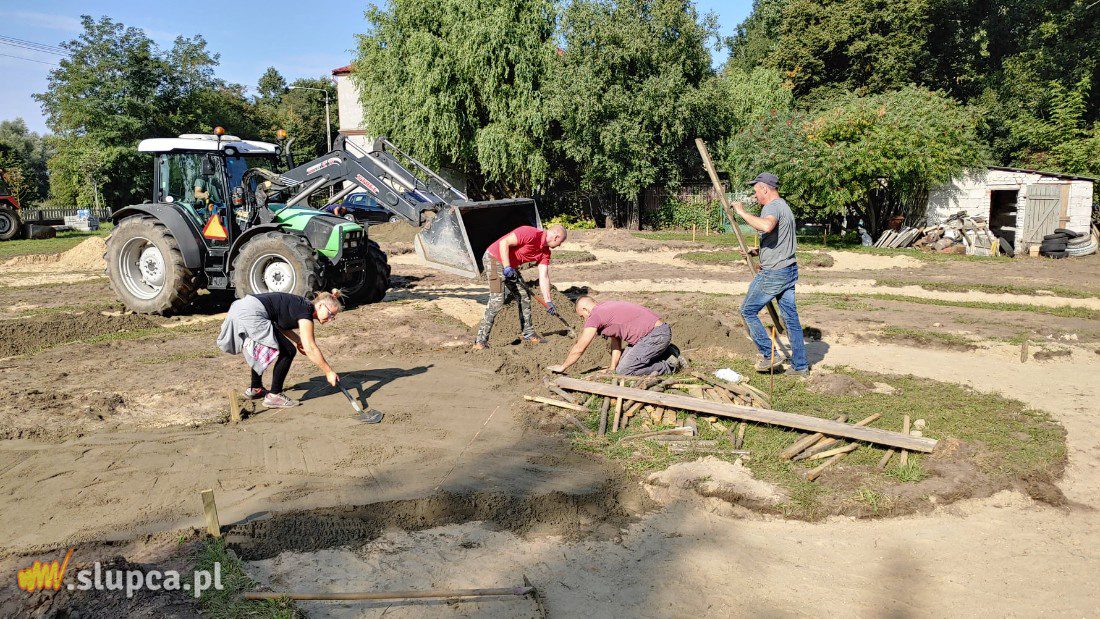 Mieszkańcy budują miasteczko rowerowe