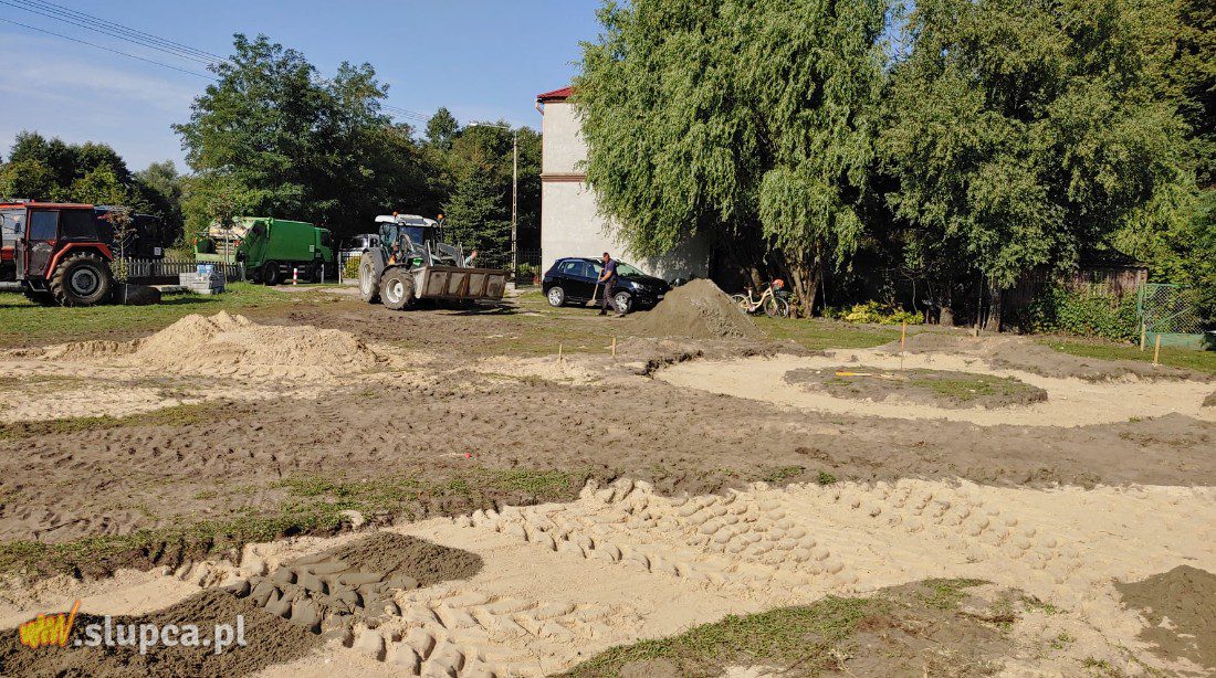 Mieszkańcy budują miasteczko rowerowe