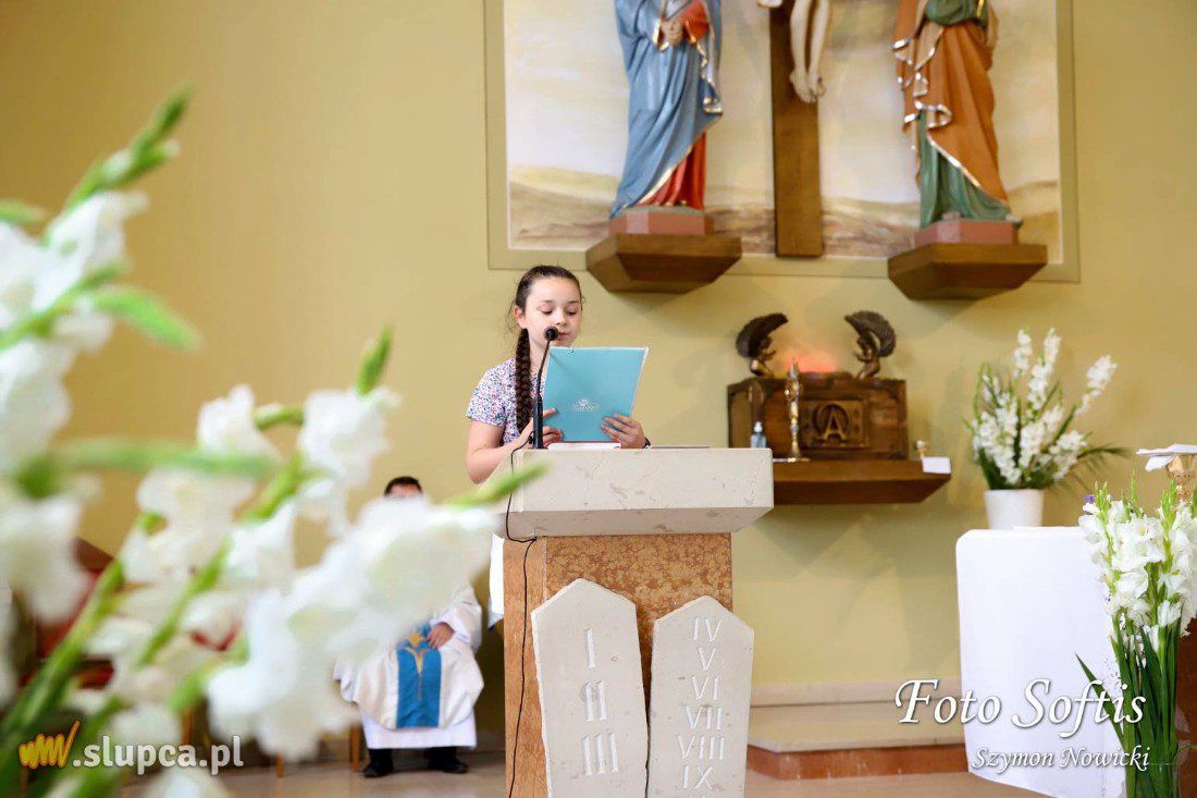 Święcenie przyborów szkolnych w Kozalu ZDJĘCIA