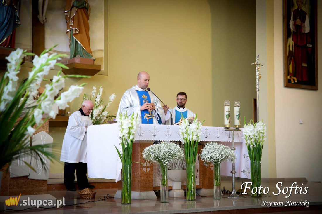 Święcenie przyborów szkolnych w Kozalu ZDJĘCIA