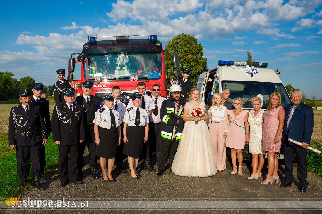 Strażacki ślub w Cieninie. Gratulacje dla Grety i Piotra!