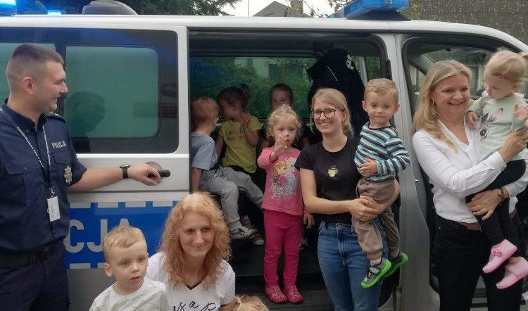 Dzielnicowy odwiedził przedszkole