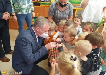 Święto przedszkolaków. Odwiedzili ich burmistrz i radni