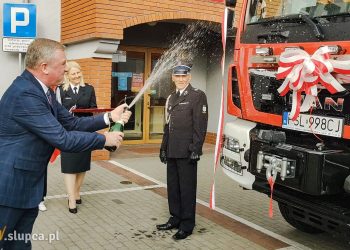 Święto strażaków. Auto oficjalnie przekazane