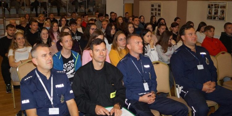 Z młodzieżą o bezpieczeństwie na drodze