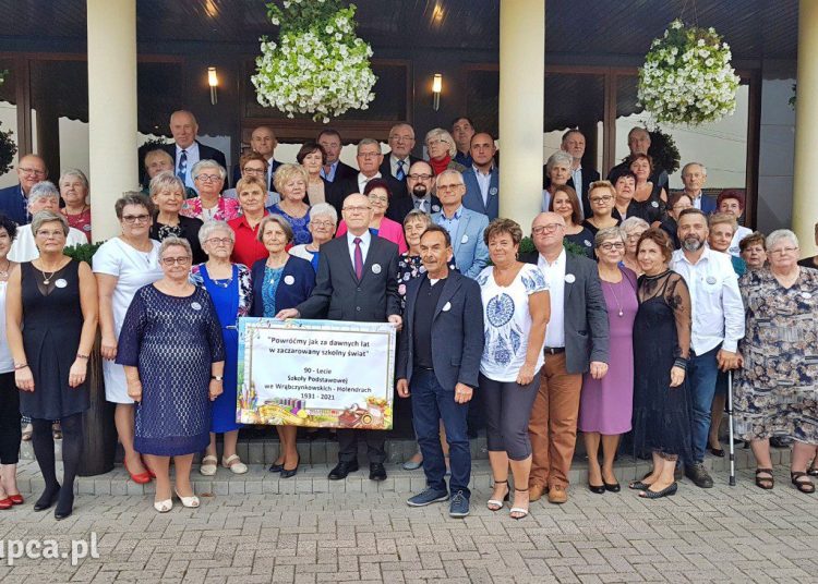 Niezwykłe spotkanie po latach. Świętowali 90-lecie szkoły