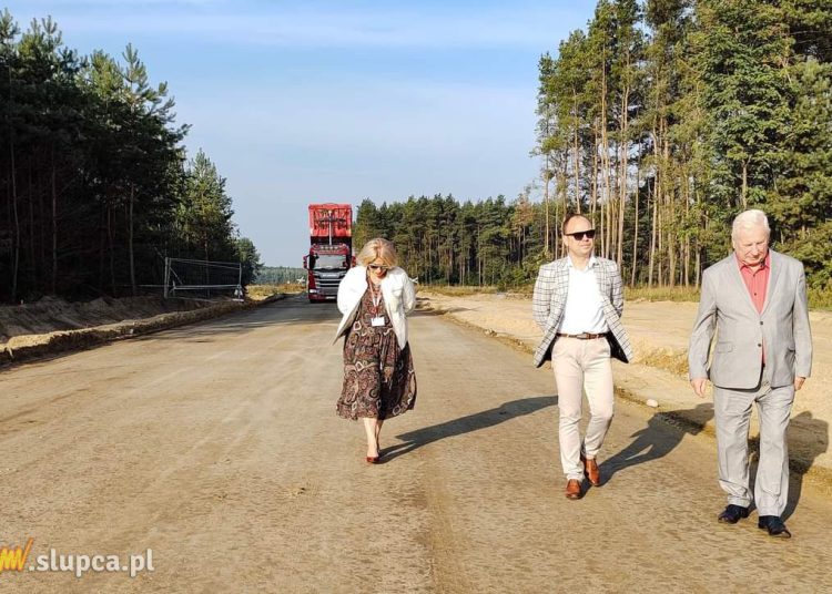 Budowa dróg obronnych zgodnie z harmonogramem