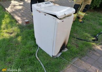 Strażacy gasili pożar pralki