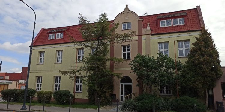 Powiat wystawia budynek na sprzedaż