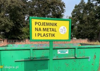 Na cmentarzu pojawiły się tablice. Proboszcz apeluje