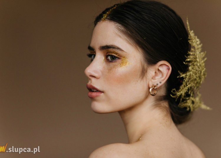 Pozłacane kolczyki – recepta na oryginalny styl