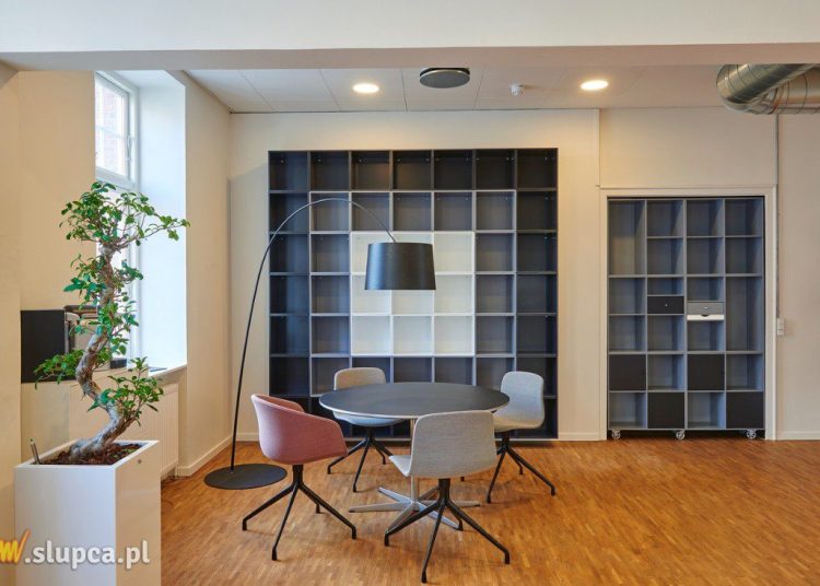 Strefa relaksu w biurze – jakie meble wybrać?