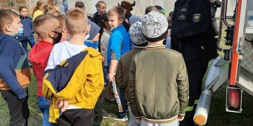 Policjanci i strażacy w Kotuni