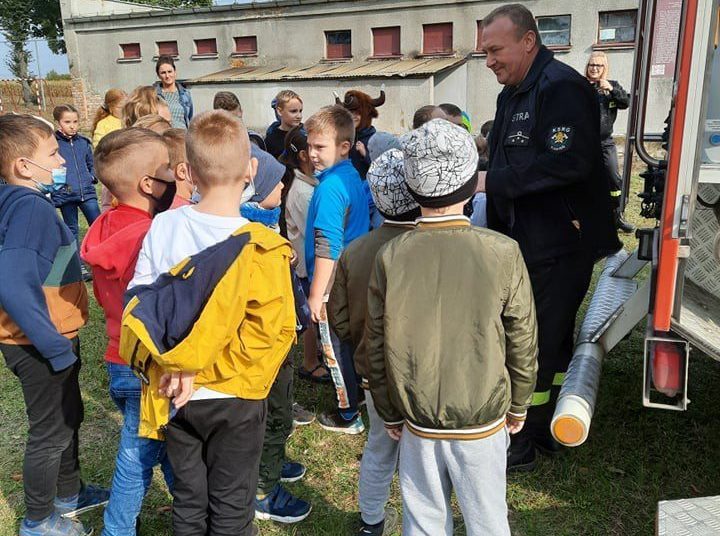 Policjanci i strażacy w Kotuni