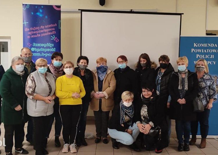 Policjanci w świetlicy. Radzili, jak nie dać się oszukać