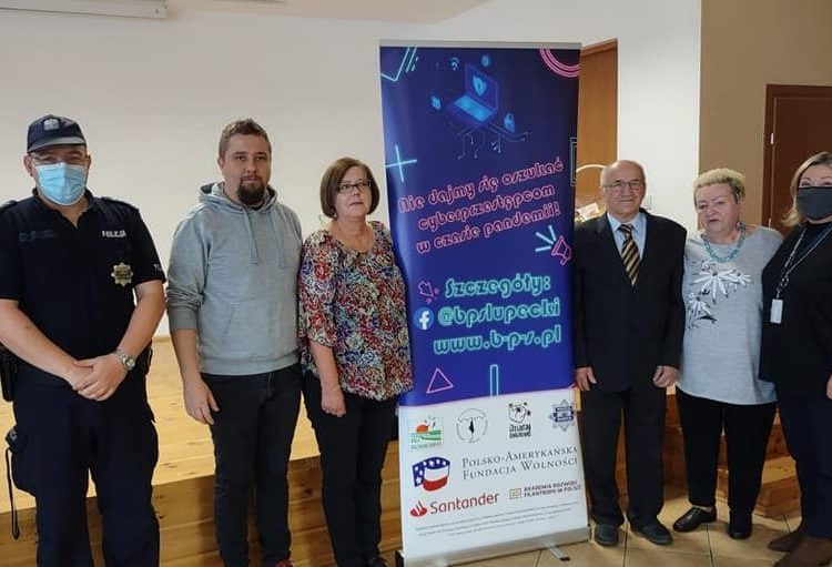 Z seniorami z Powidza o cyberzagrożeniach