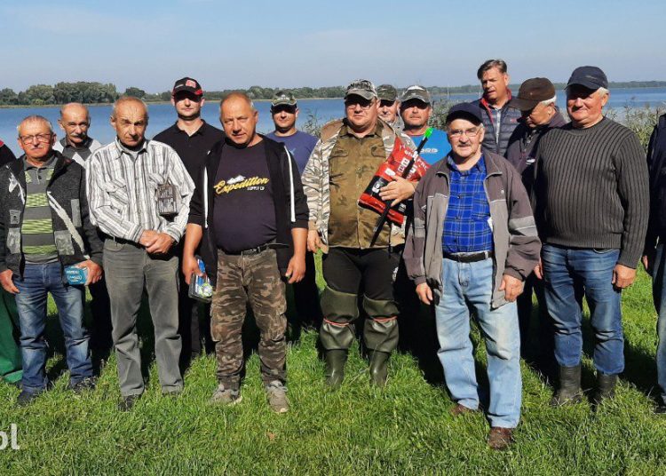 Zakończyli sezon nad jeziorem