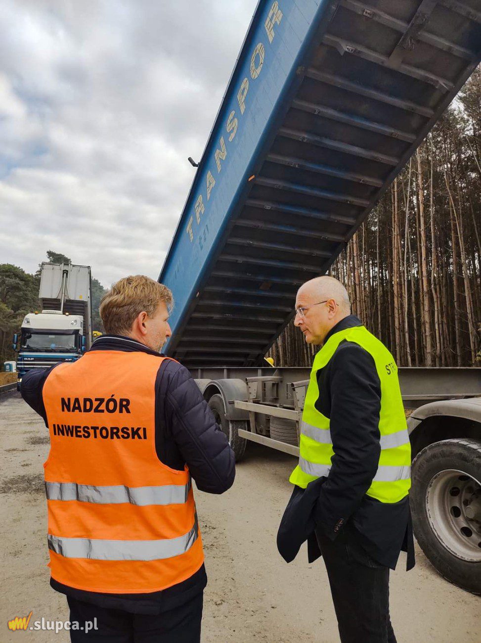 Kładą asfalt na odcinku Powidz-Niezgoda