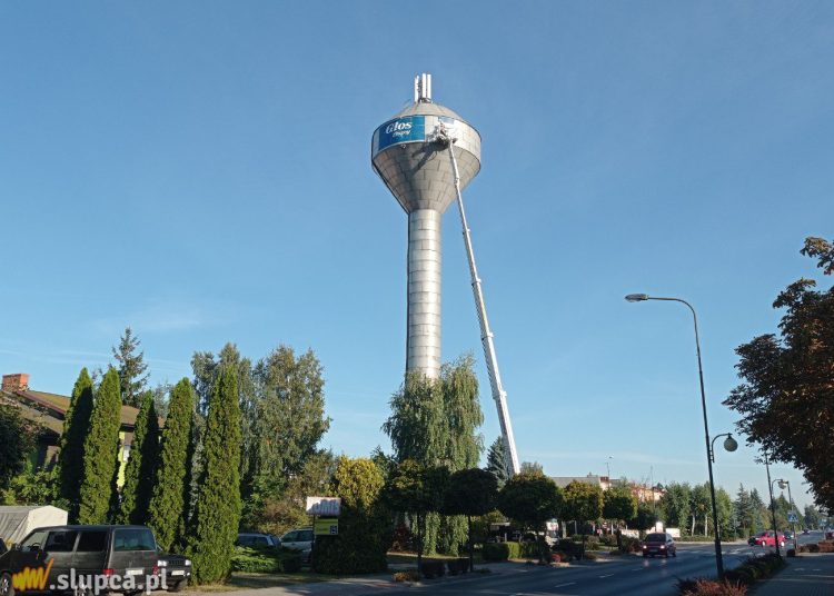 Ile płacili miastu za reklamę?