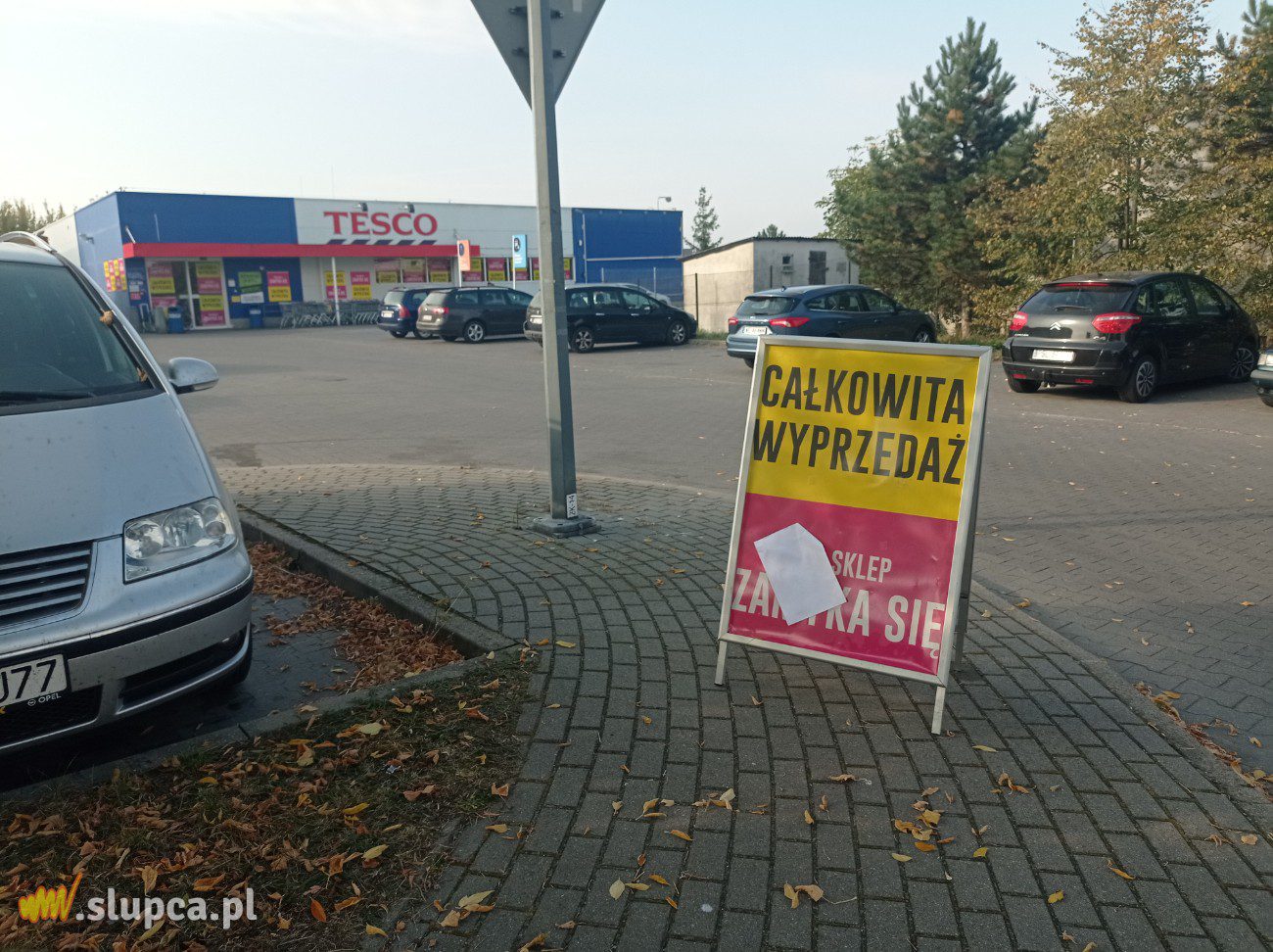 Tesco znika ze Słupcy. Trwa wyprzedaż