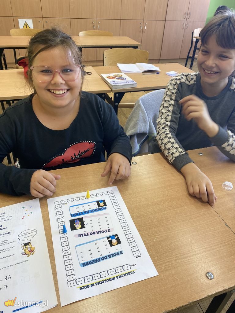 Młodzi pytają czy starsi tabliczkę znają