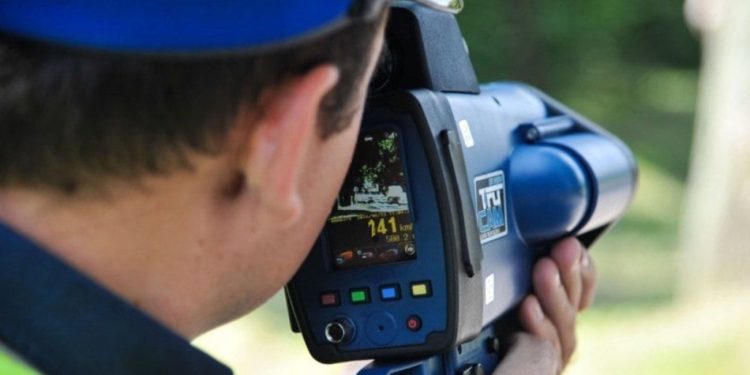 Mercedesem pędził 145 km/h w terenie zabudowanym