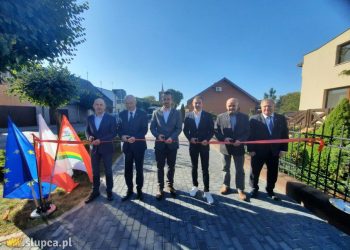 Zagórów: Mieszkańcy na chodnik czekali 30 lat