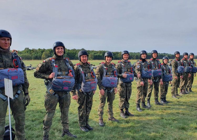 Szkolenie spadochronowe w Powidzu