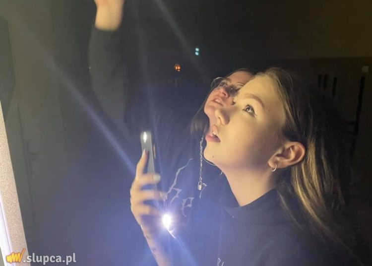 Całą noc spędzili w szkole