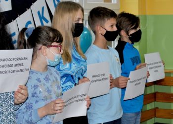 Uczniowie z Drążnej świętują Międzynarodowy Dzień Praw Dziecka