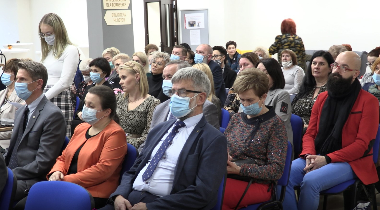 Biblioteka cztery razy większa. Jest pięknie