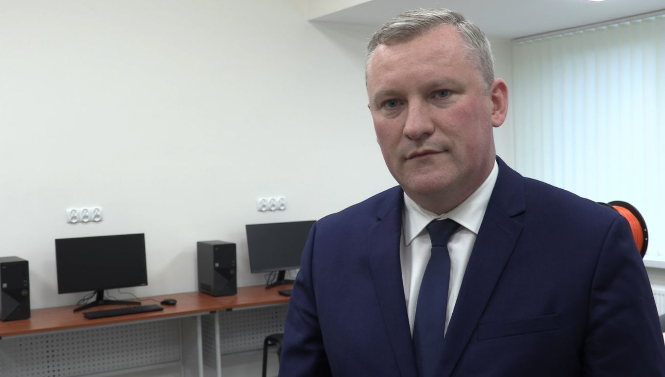 Biblioteka cztery razy większa. Jest pięknie