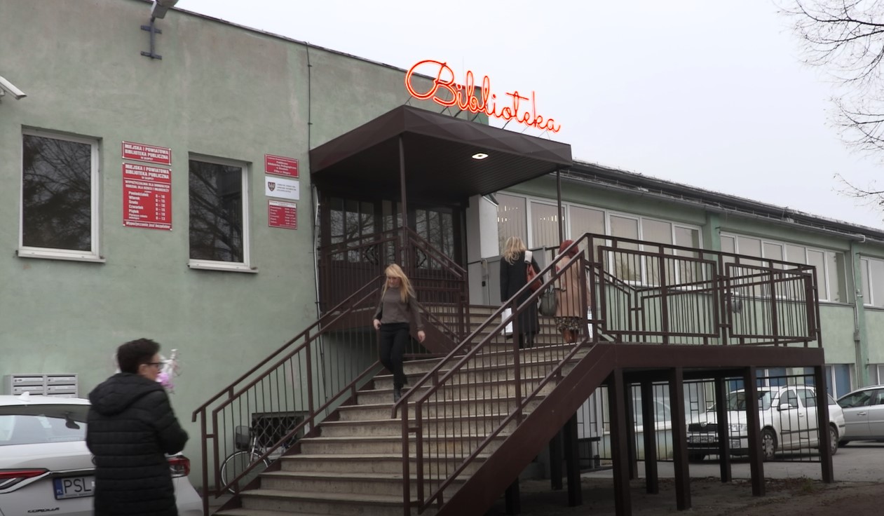 Biblioteka cztery razy większa. Jest pięknie