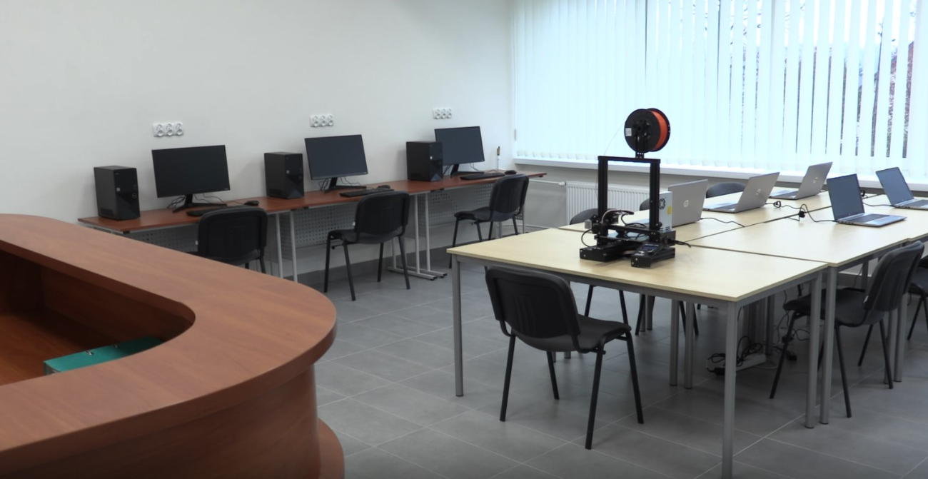 Biblioteka cztery razy większa. Jest pięknie