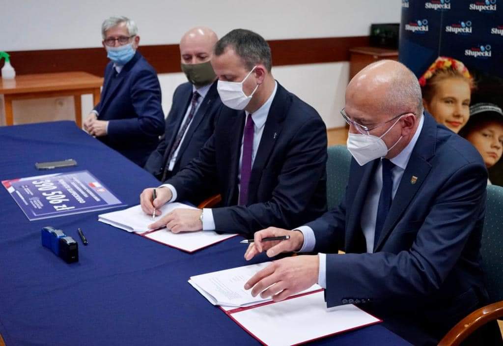 Kolejne środki dla powiatu i otwarcie nowej drogi