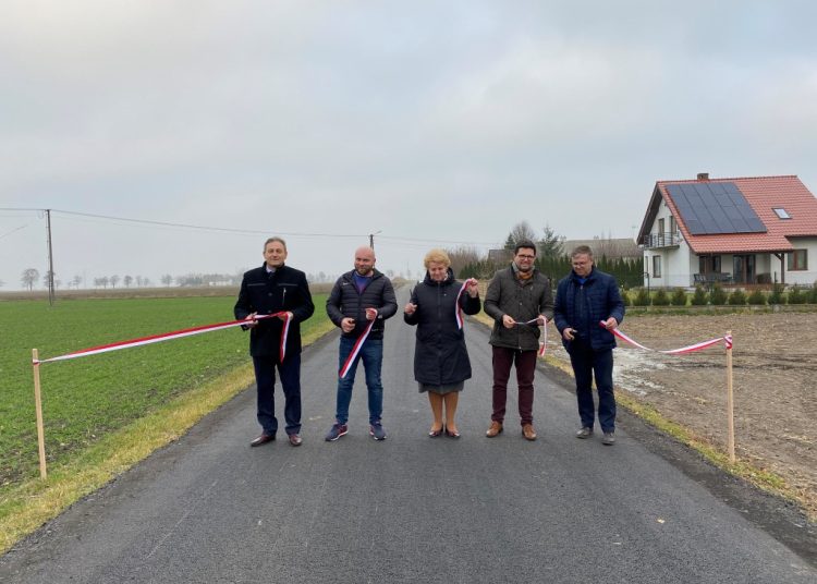 Zakończenie budowy drogi w Kowalewie Opactwie