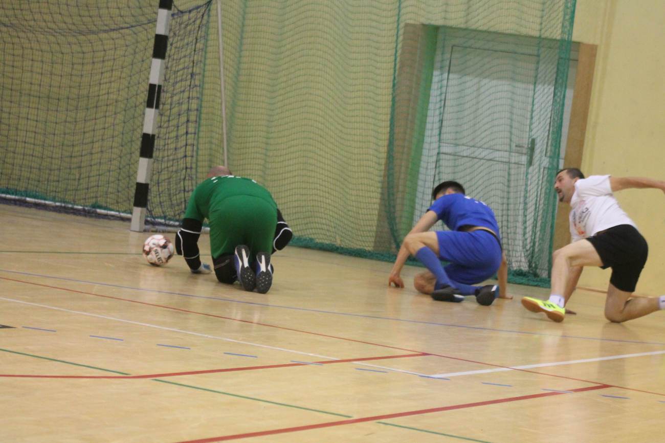 Dream Team przegrywa, OSP otwiera tabelę