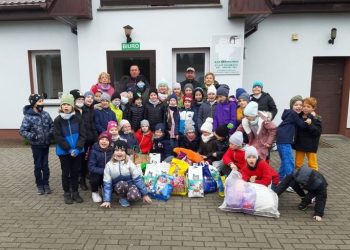 Dzieci z wizytą w schronisku