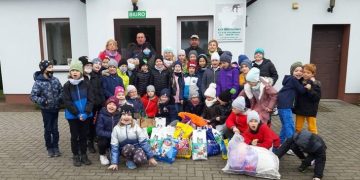 Dzieci z wizytą w schronisku