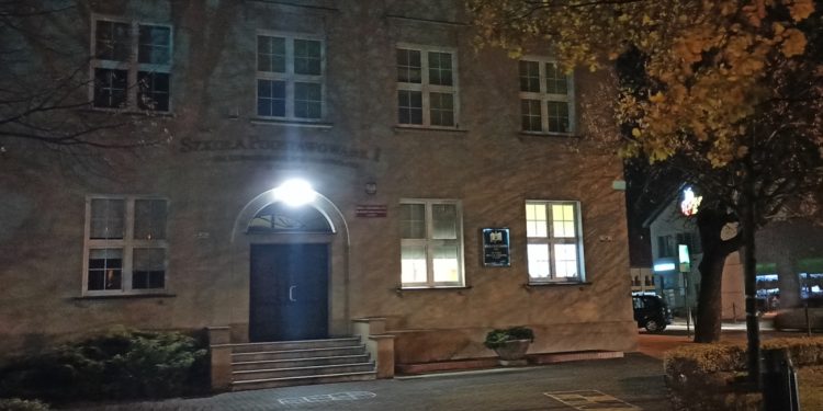 Cała szkoła przechodzi na zdalne