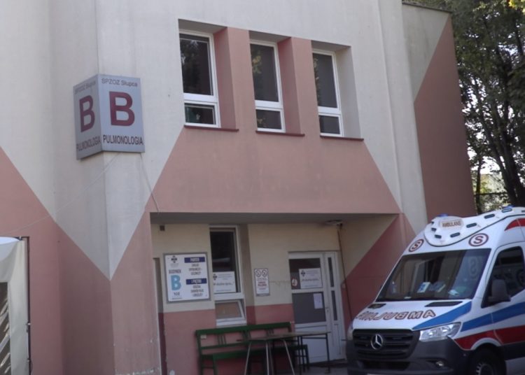 Prawie pełny oddział covidowy. Zaszczepieni też chorują