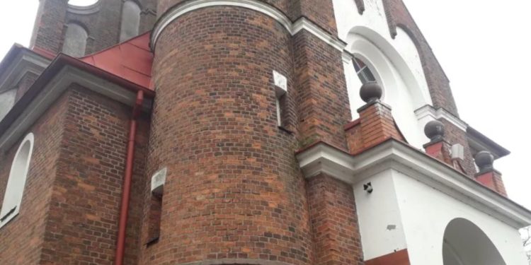 Po 15 tysięcy dla parafii