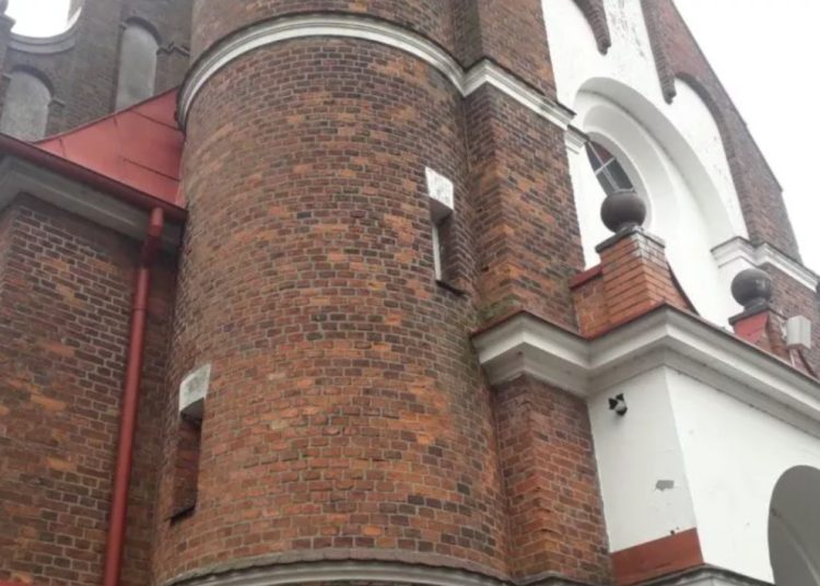 Po 15 tysięcy dla parafii