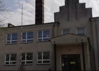 Prawie wszystkie klasy na zdalnym. W szkole tylko jedna