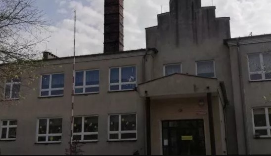 Prawie wszystkie klasy na zdalnym. W szkole tylko jedna