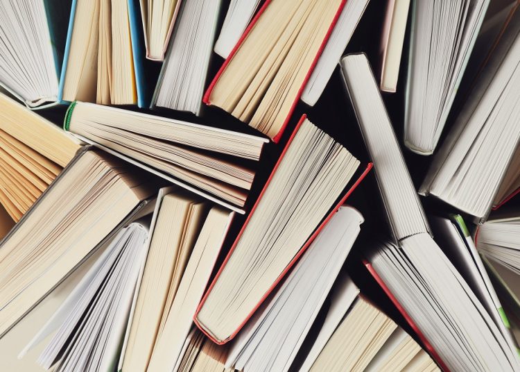 Co możesz zrobić z niepotrzebnymi książkami? Poznaj 3 najlepsze sposoby